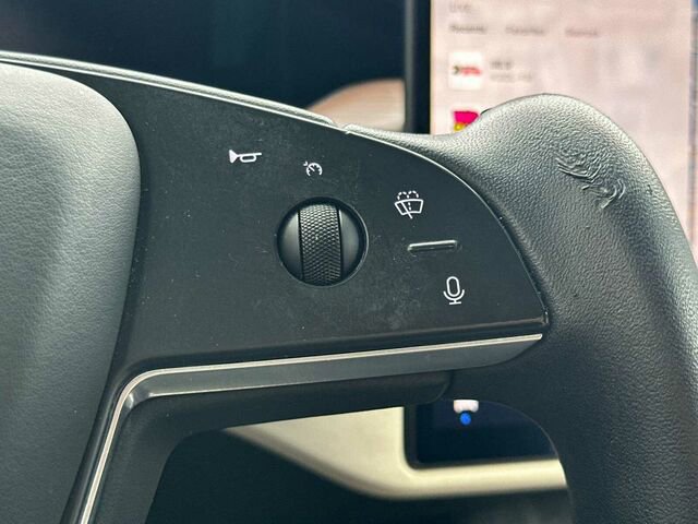 Used 2022 Tesla Model X image 29