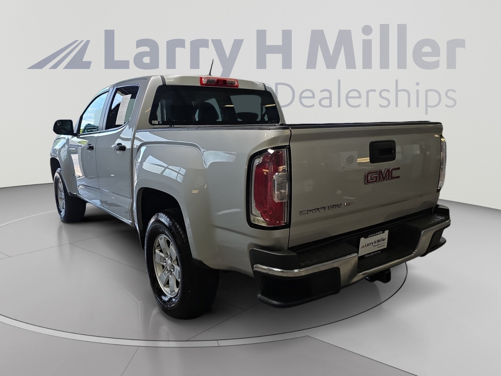 Used 2019 GMC Canyon 2WD Crew Cab w/ Convenience Package image 3