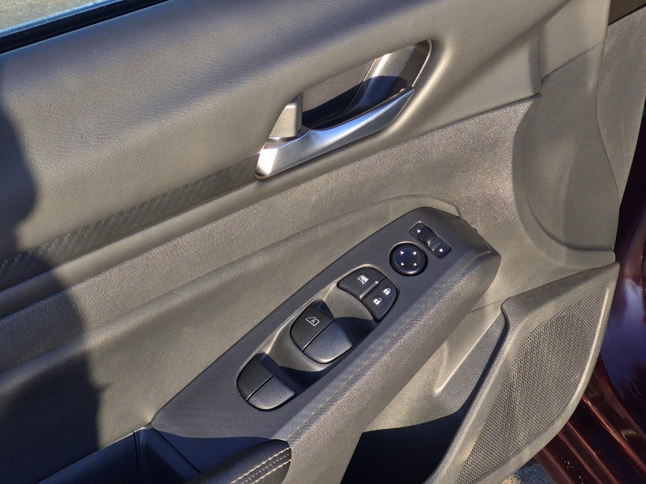 Used 2025 Nissan Altima 2.5 SV image 11