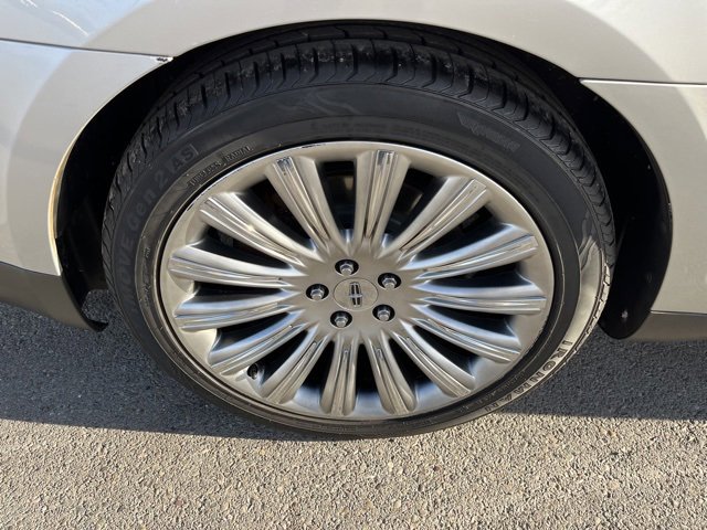 Used 2013 Lincoln MKS image 17