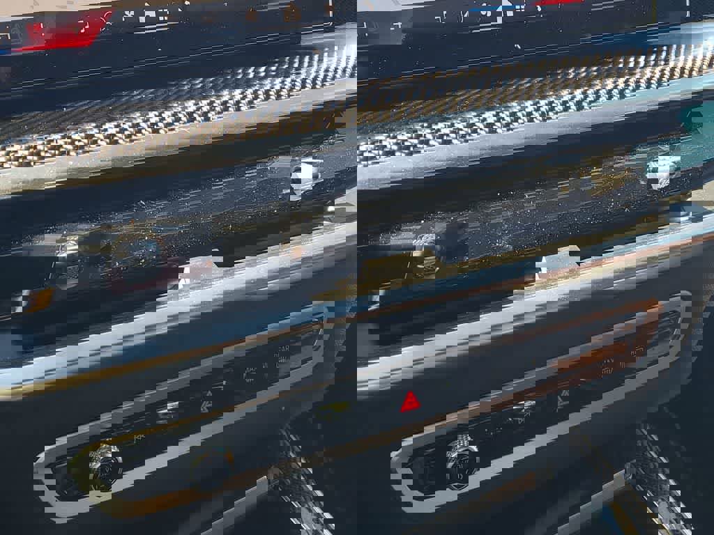 Used 2024 BMW X7 M60i w/ Executive Package image 30