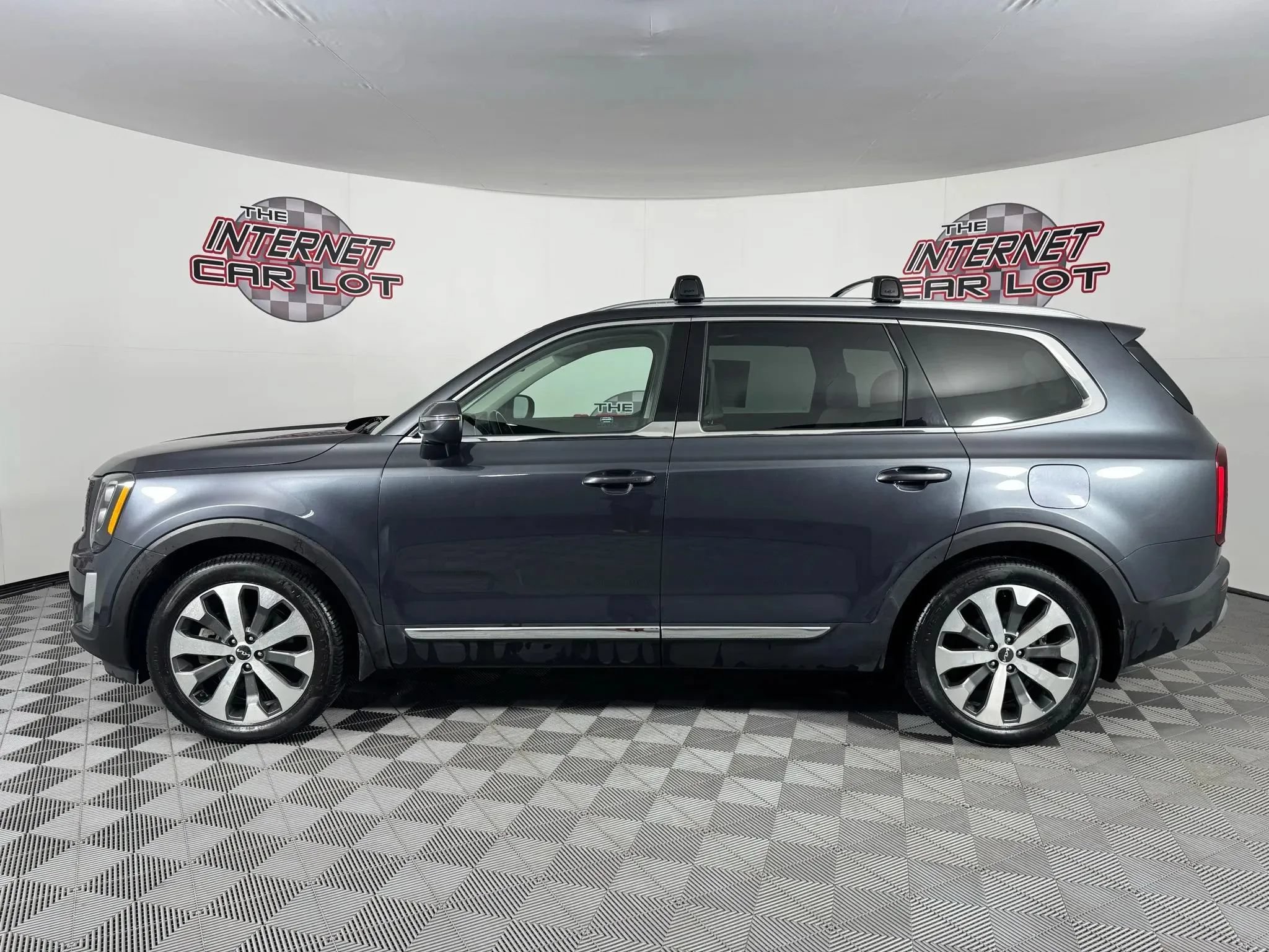 Used 2022 Kia Telluride EX w/ EX Premium Package AWD/4WD image 4