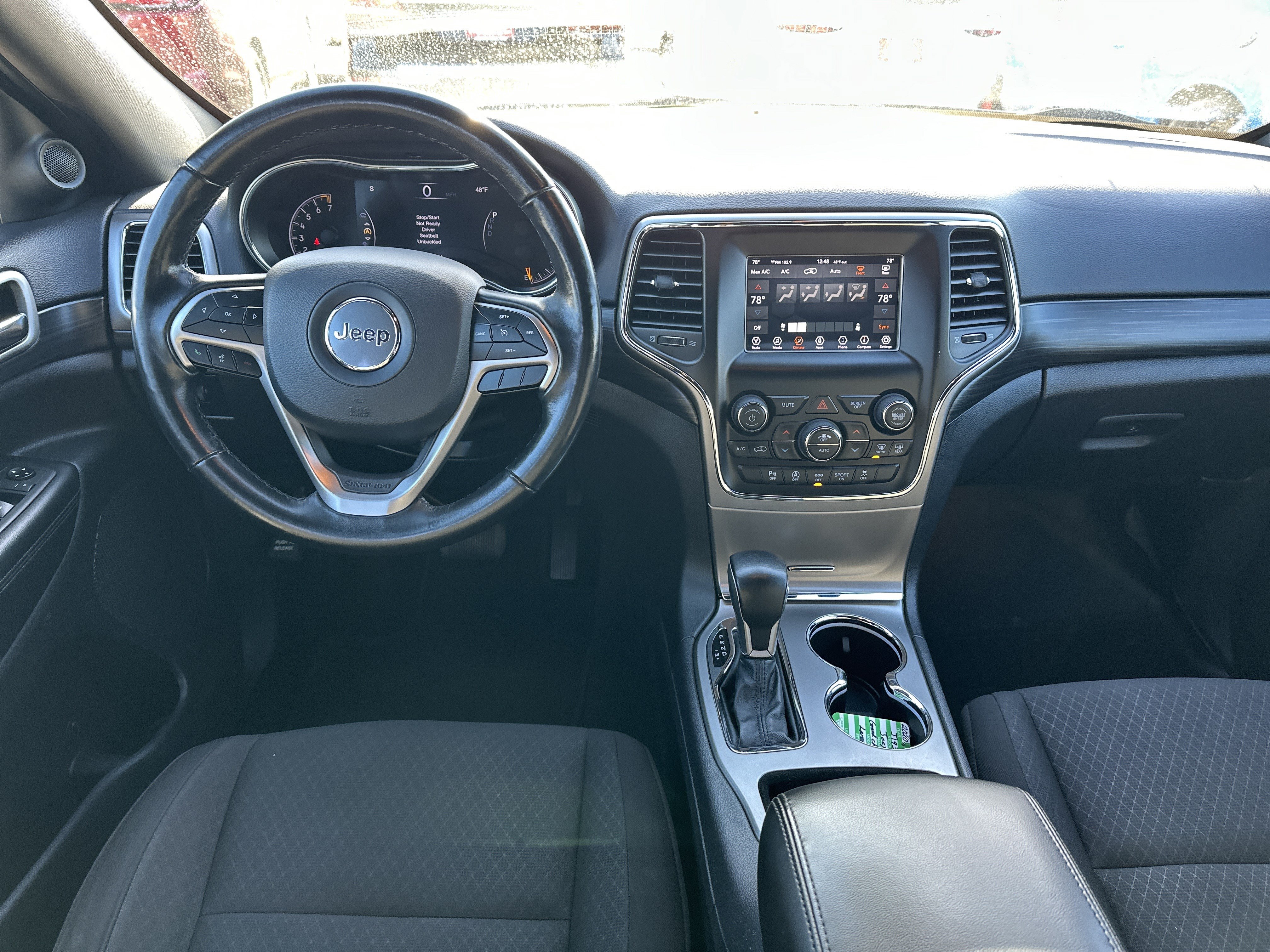 Used 2020 Jeep Grand Cherokee Laredo AWD/4WD image 12