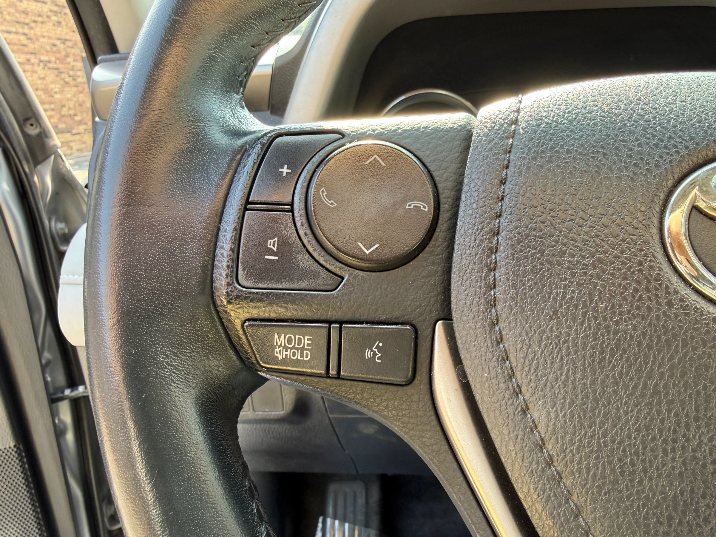Used 2016 Toyota RAV4 XLE FWD image 22