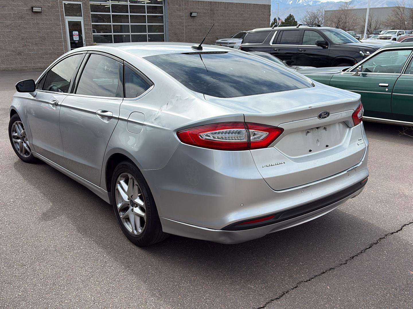 Used 2015 Ford Fusion SE image 3