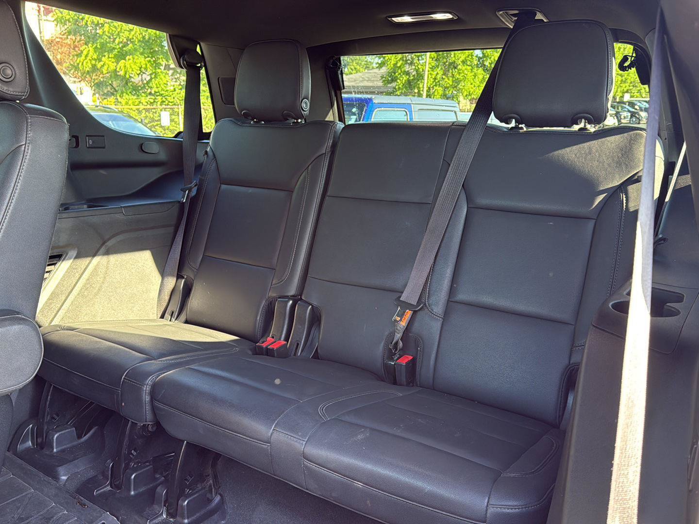 Used 2023 Chevrolet Tahoe Z71 w/ Luxury Package AWD/4WD image 11