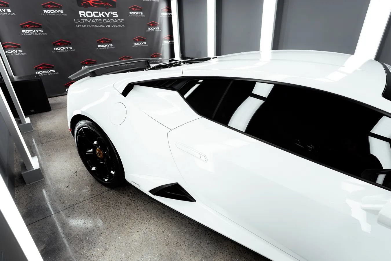 Used 2023 Lamborghini Huracan Tecnica RWD image 4