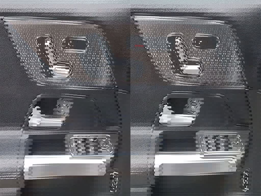 Used 2021 Mercedes-Benz GLB 250 4MATIC image 10