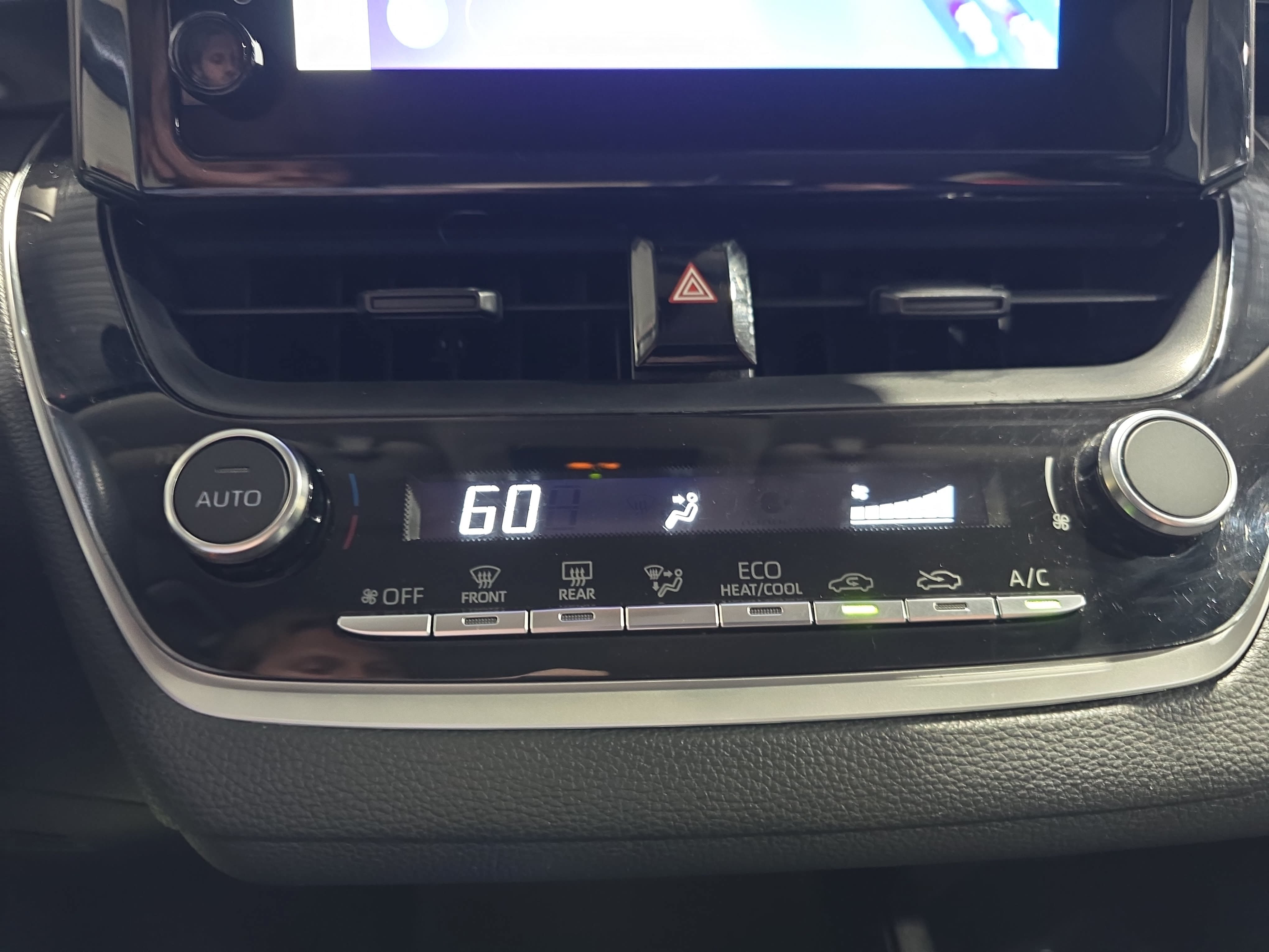 Used 2025 Toyota Corolla LE FWD image 24