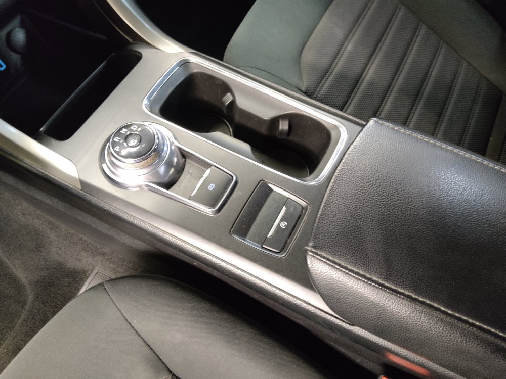 Used 2019 Ford Fusion SE FWD image 26