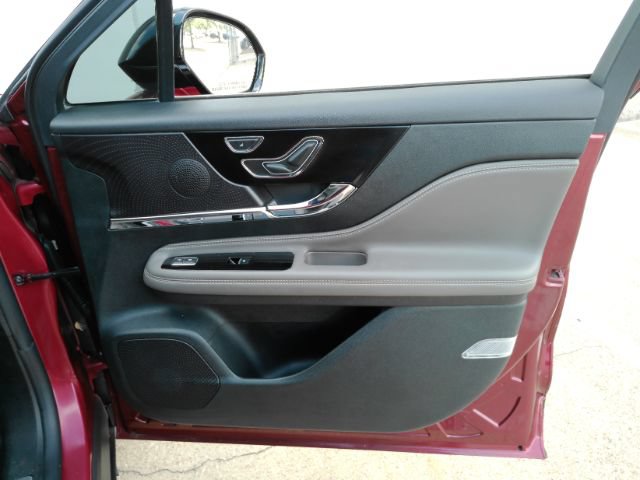 Used 2025 Lincoln Corsair FWD w/ Equipment Group 101A image 20