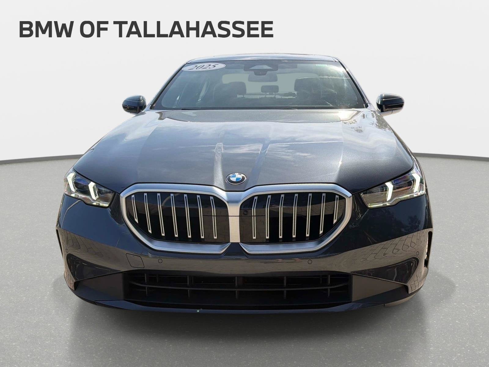 Used 2025 BMW 530i w/ Premium Package RWD image 2