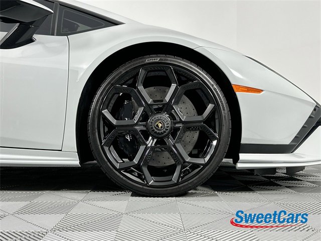 Used 2023 Lamborghini Huracan Tecnica image 38