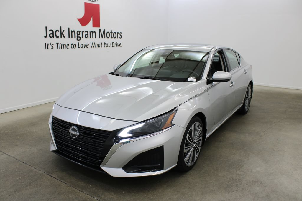 Used 2023 Nissan Altima 2.5 SL
