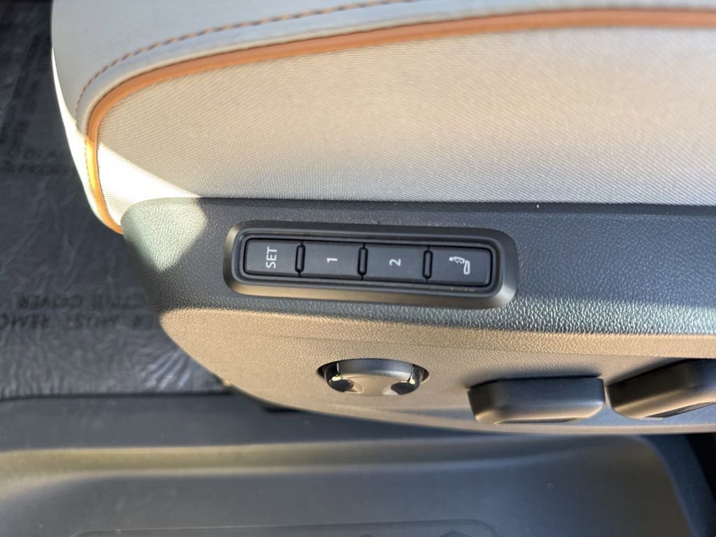 New 2025 Volkswagen ID. Buzz 1st Edition image 16