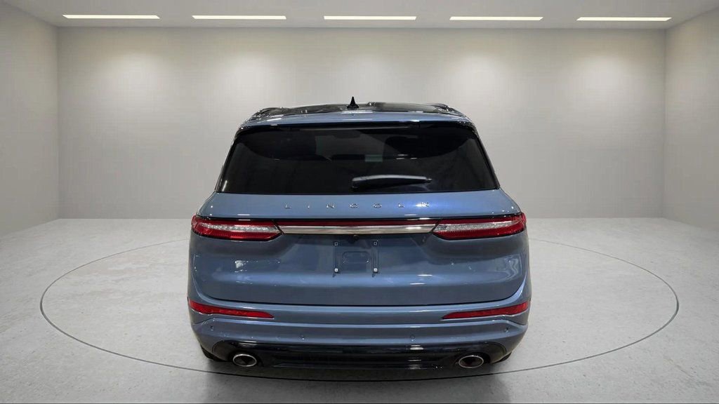 Used 2025 Lincoln Corsair Grand Touring image 4