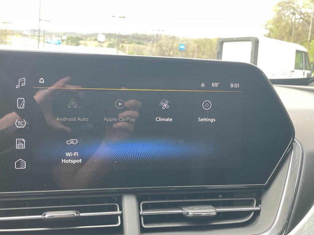 Certified 2025 Chevrolet Trax LT w/ LT Convenience Package image 34