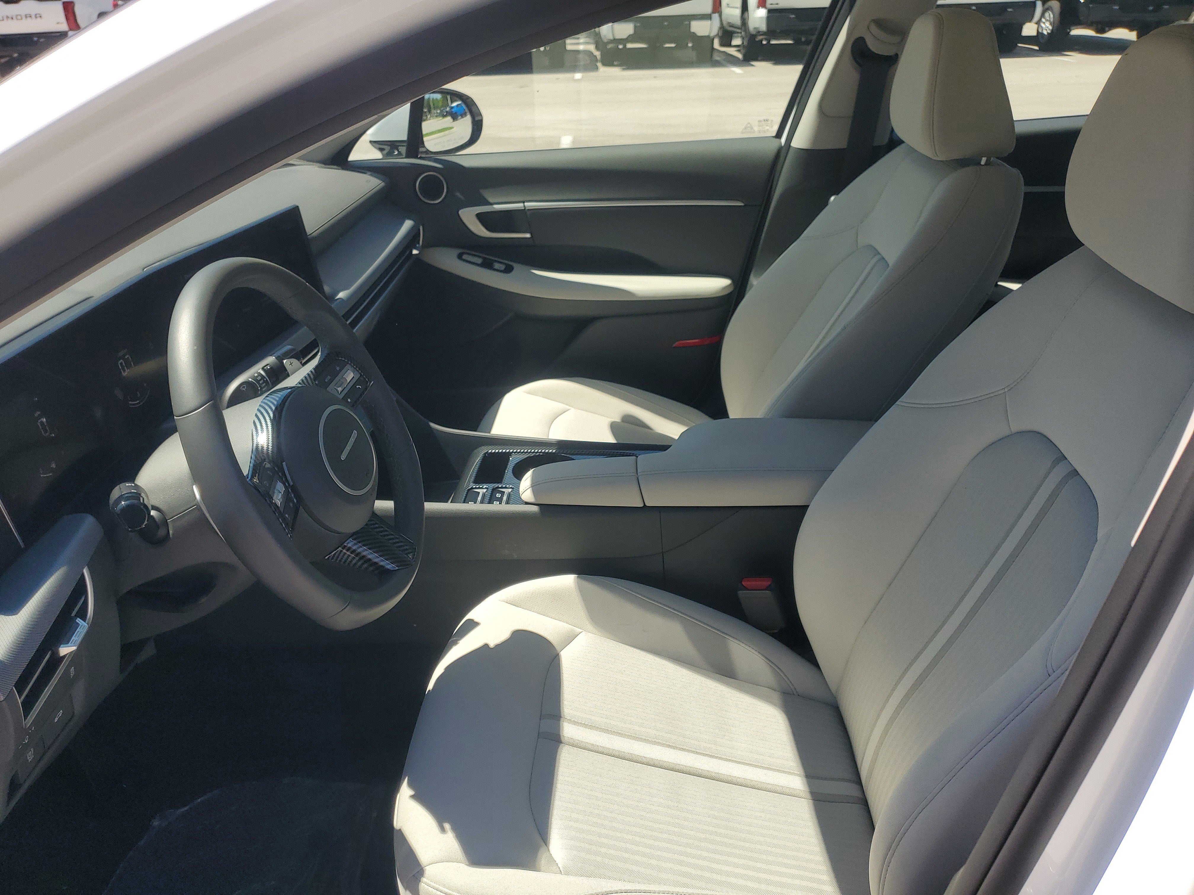 Used 2026 Hyundai Sonata SEL FWD image 15