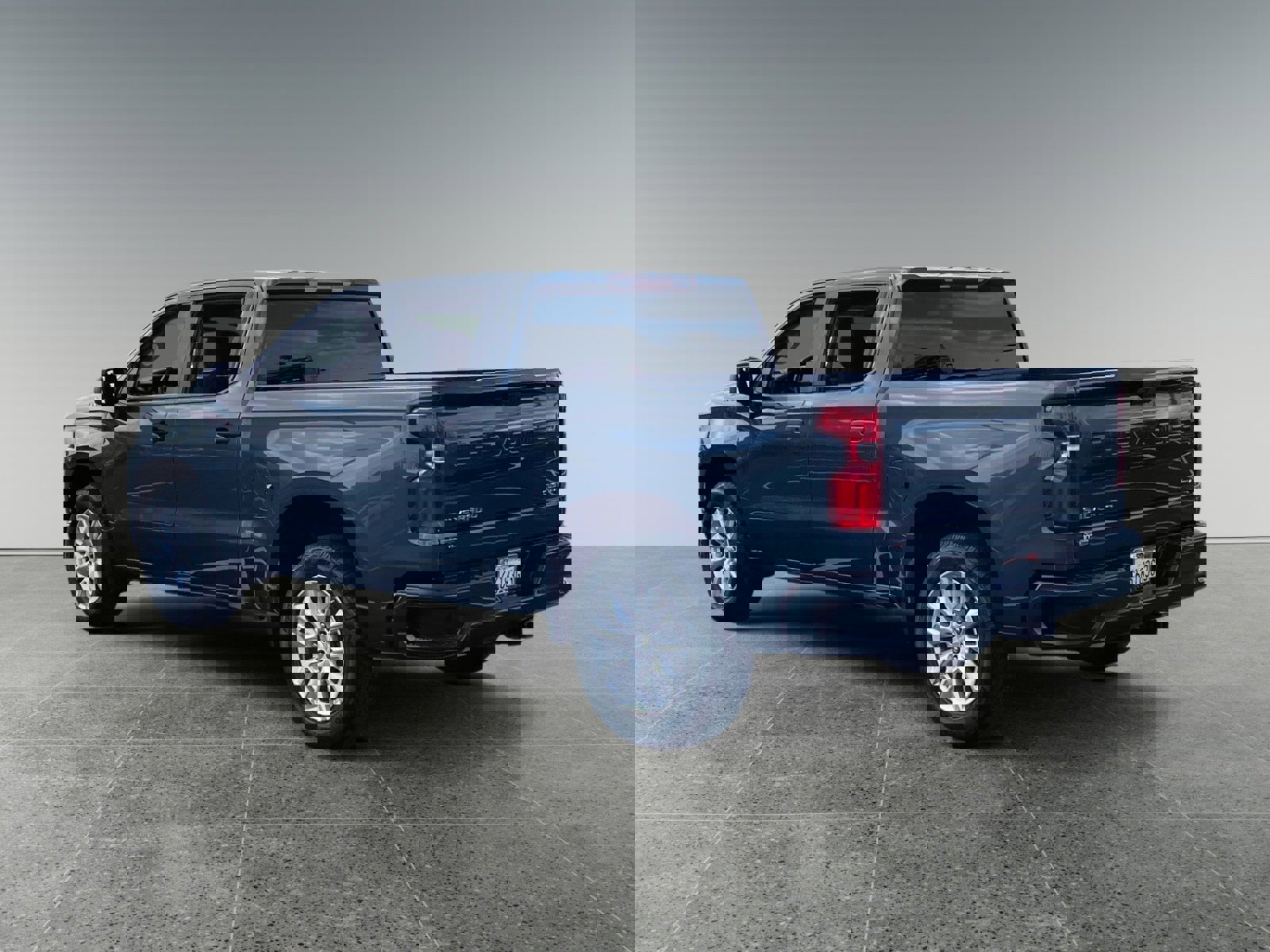 Used 2021 Chevrolet Silverado 1500 Custom image 3