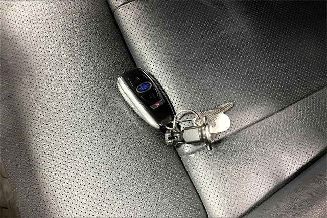 Used 2025 Subaru Outback Limited image 32