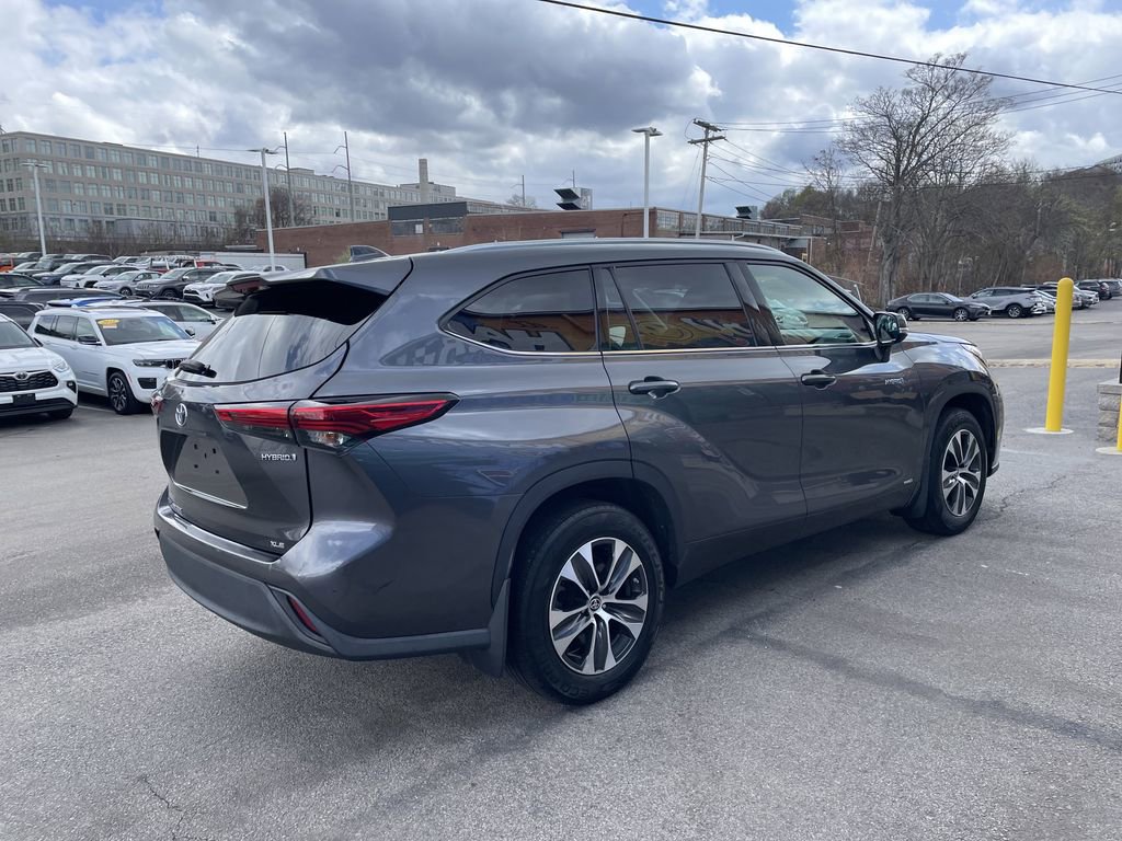 Certified 2020 Toyota Highlander XLE AWD/4WD image 8