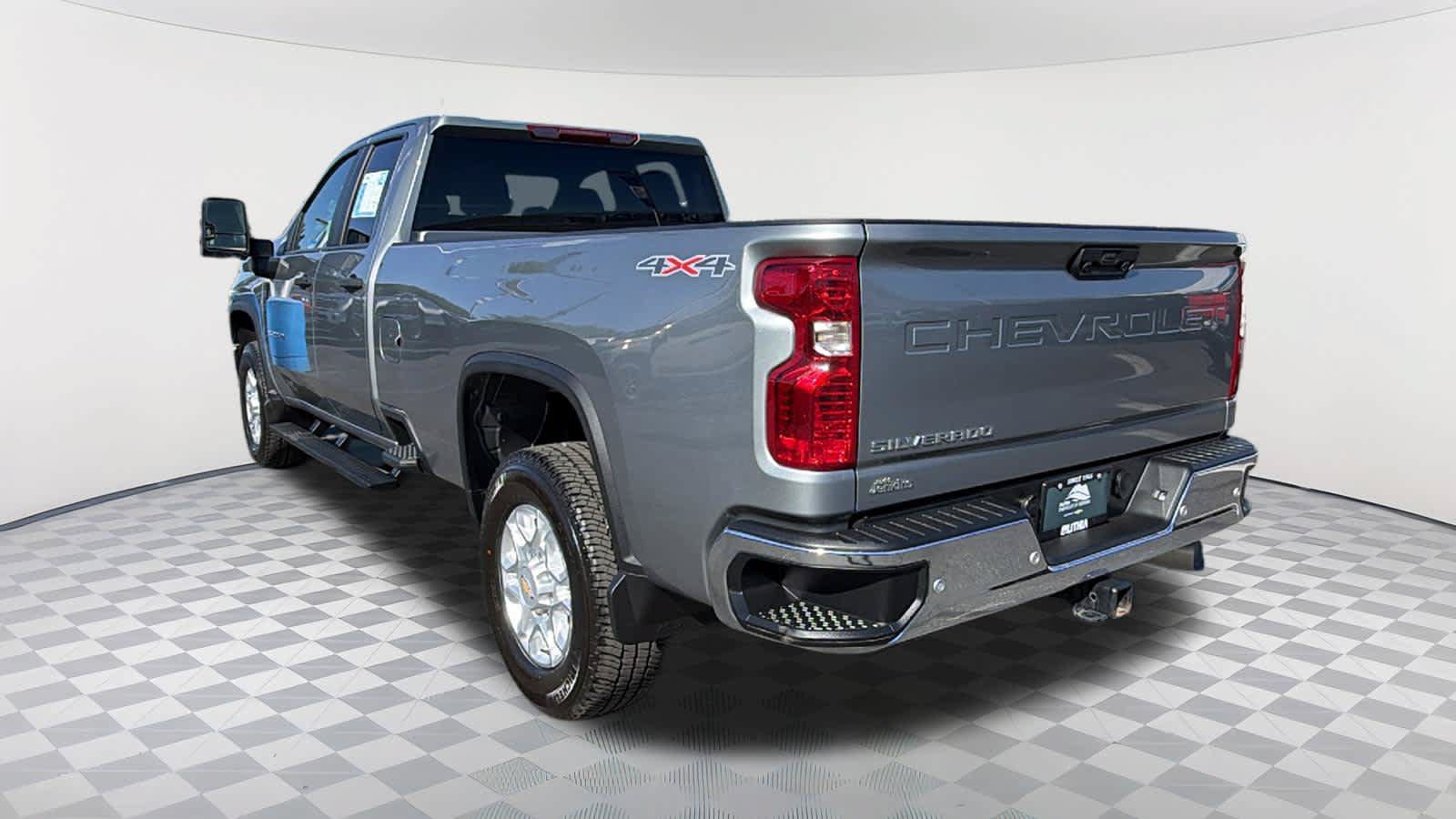 Used 2026 Chevrolet Silverado 3500 W/T AWD/4WD image 7