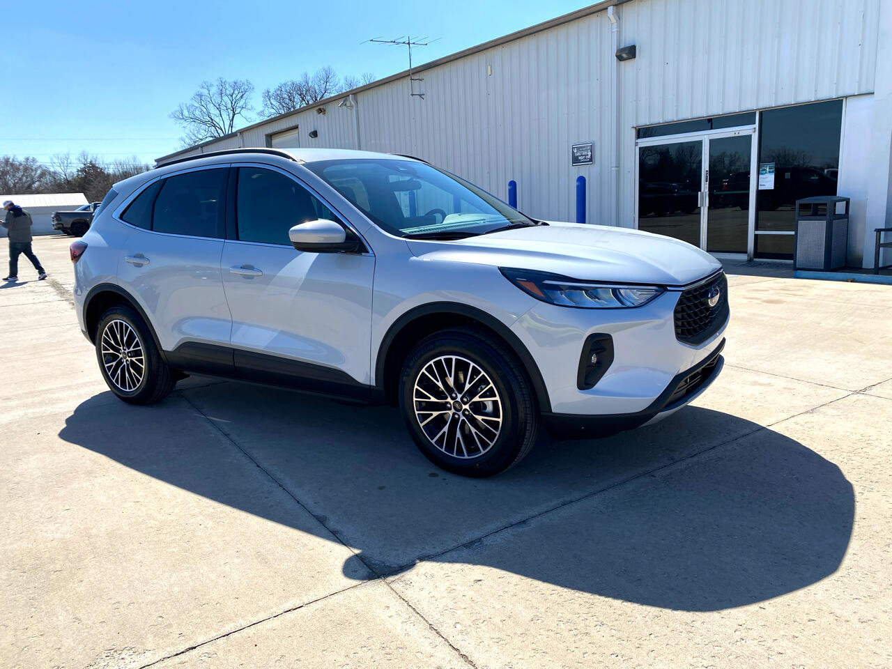 New 2025 Ford Escape SE image 2