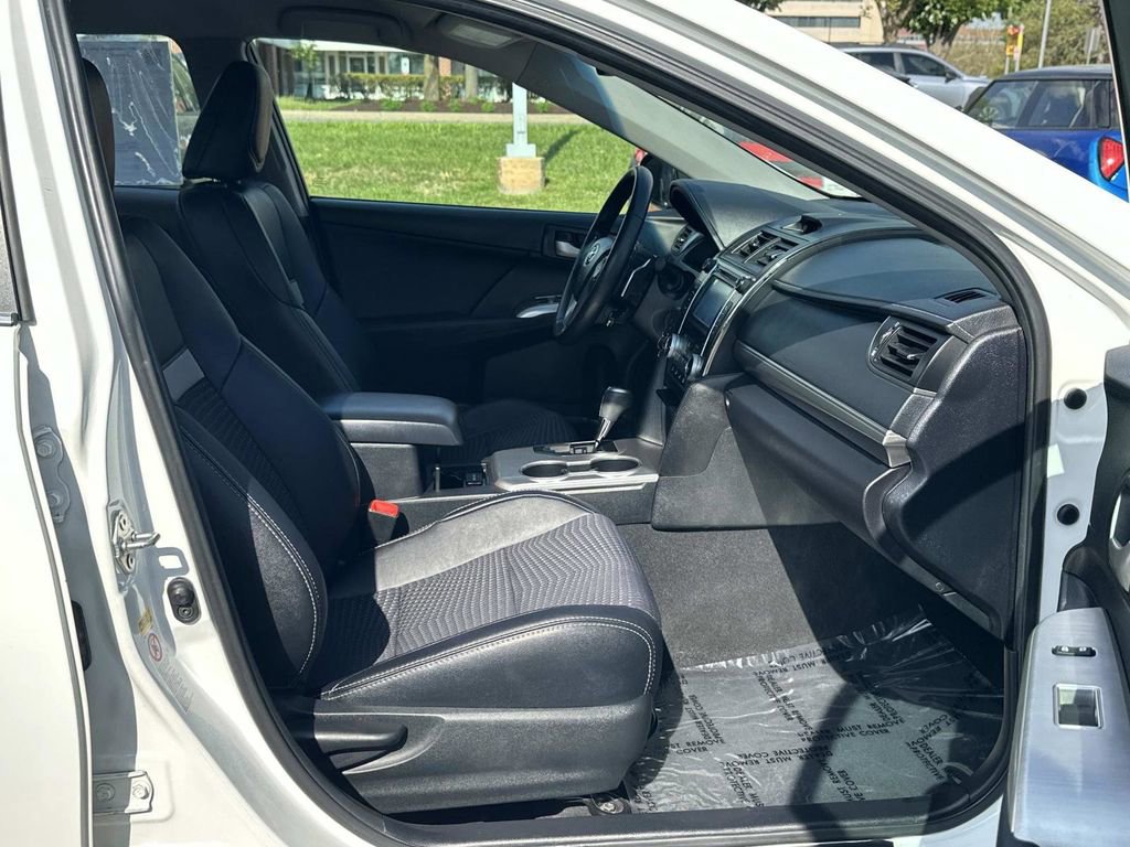 Used 2013 Toyota Camry SE image 27
