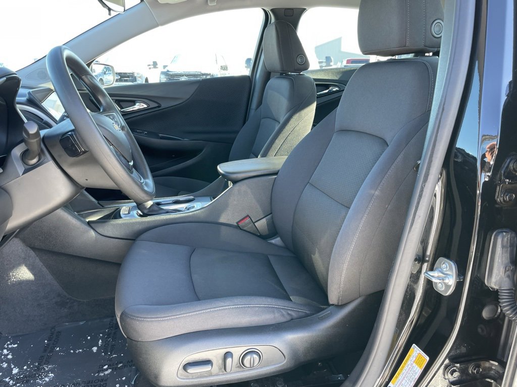 Used 2025 Chevrolet Malibu LT image 7