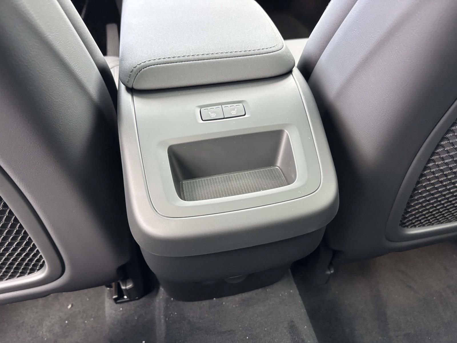 New 2026 Volvo XC60 B5 Plus w/ Protection Package Premier image 31