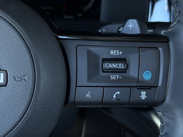 Used 2024 Nissan Pathfinder Platinum w/ Cargo Package AWD/4WD image 32