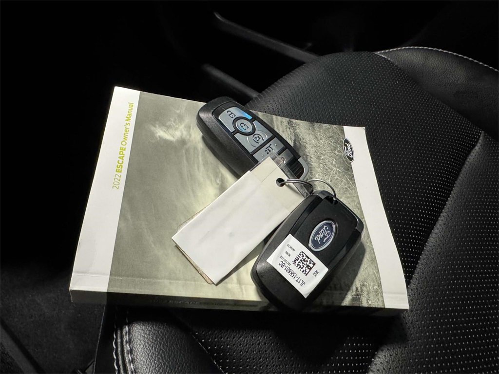 Used 2022 Ford Escape Titanium image 34