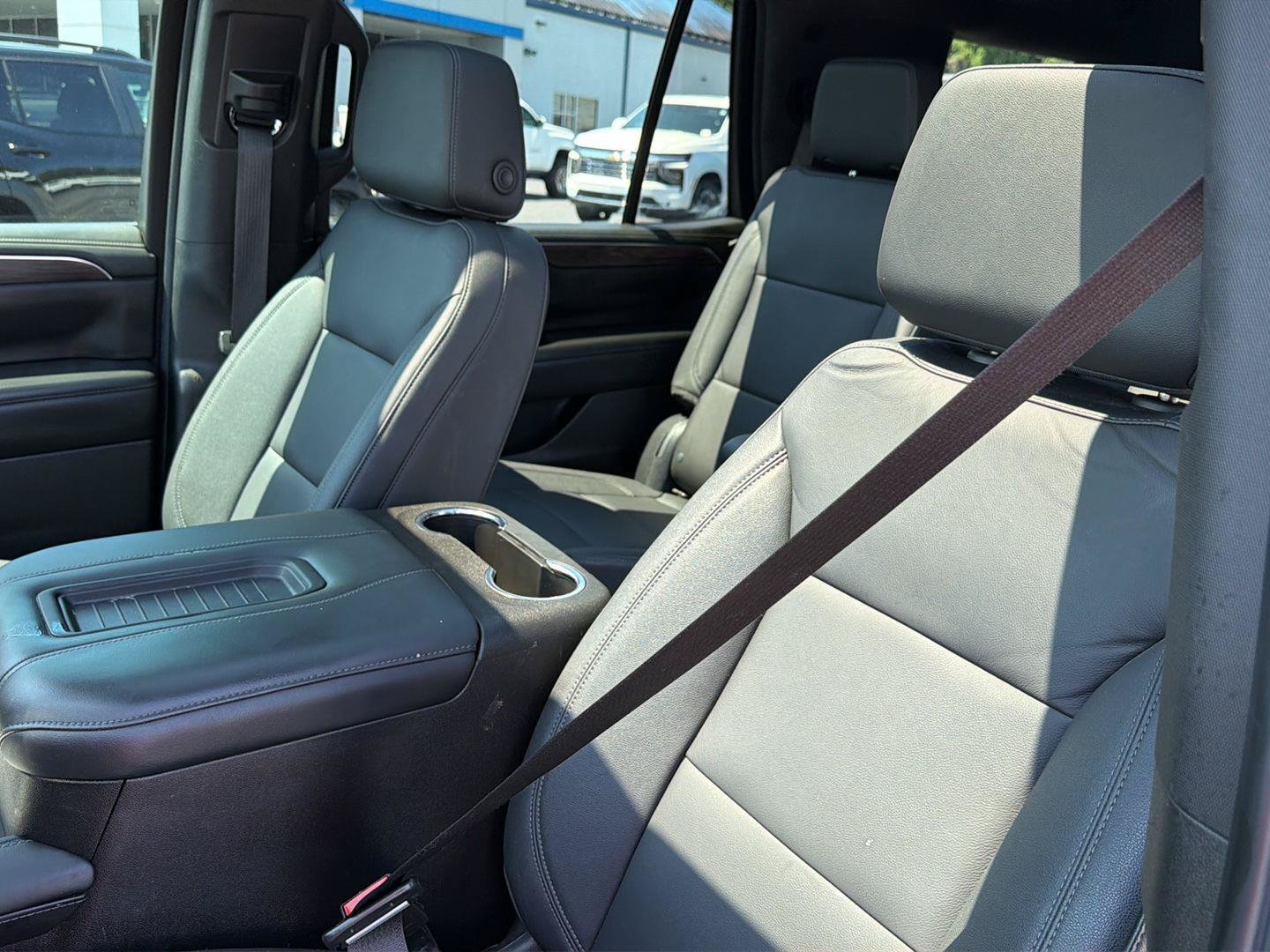Used 2023 Chevrolet Tahoe Z71 w/ Luxury Package AWD/4WD image 32
