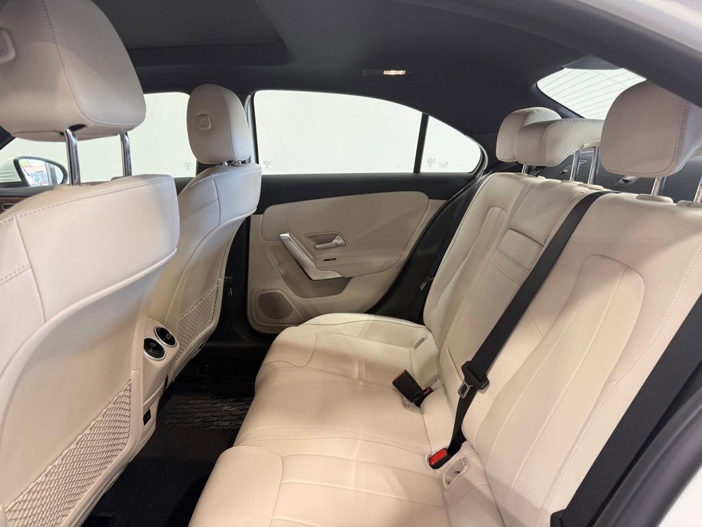 Used 2022 Mercedes-Benz A 220 4MATIC image 9