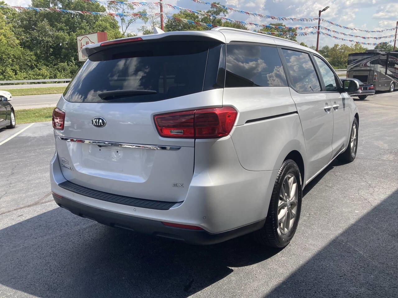 Used 2019 Kia Sedona EX image 6