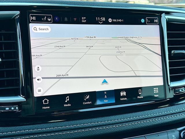 Used 2025 Chrysler Pacifica Limited image 13