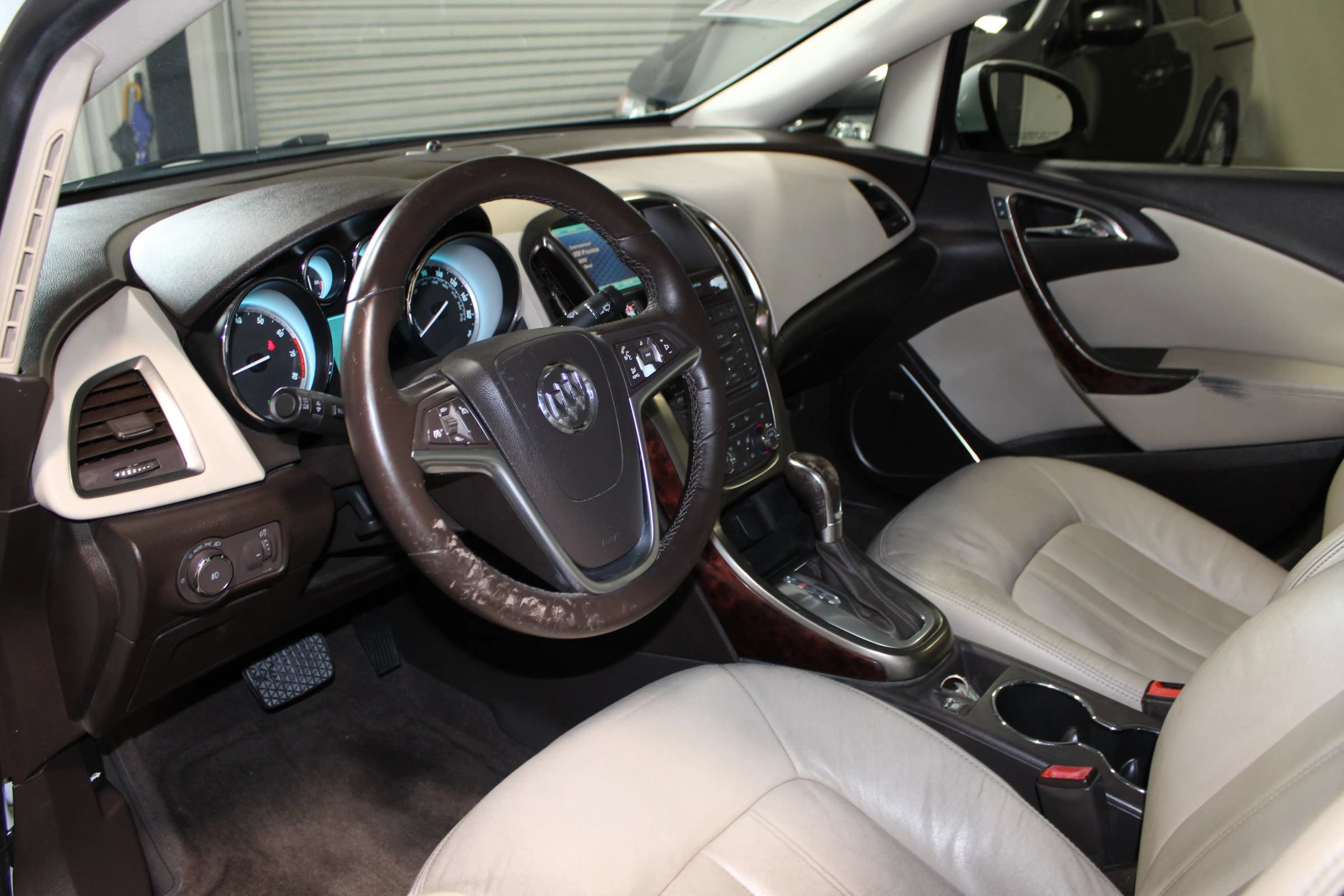 Used 2012 Buick Verano Leather FWD image 20
