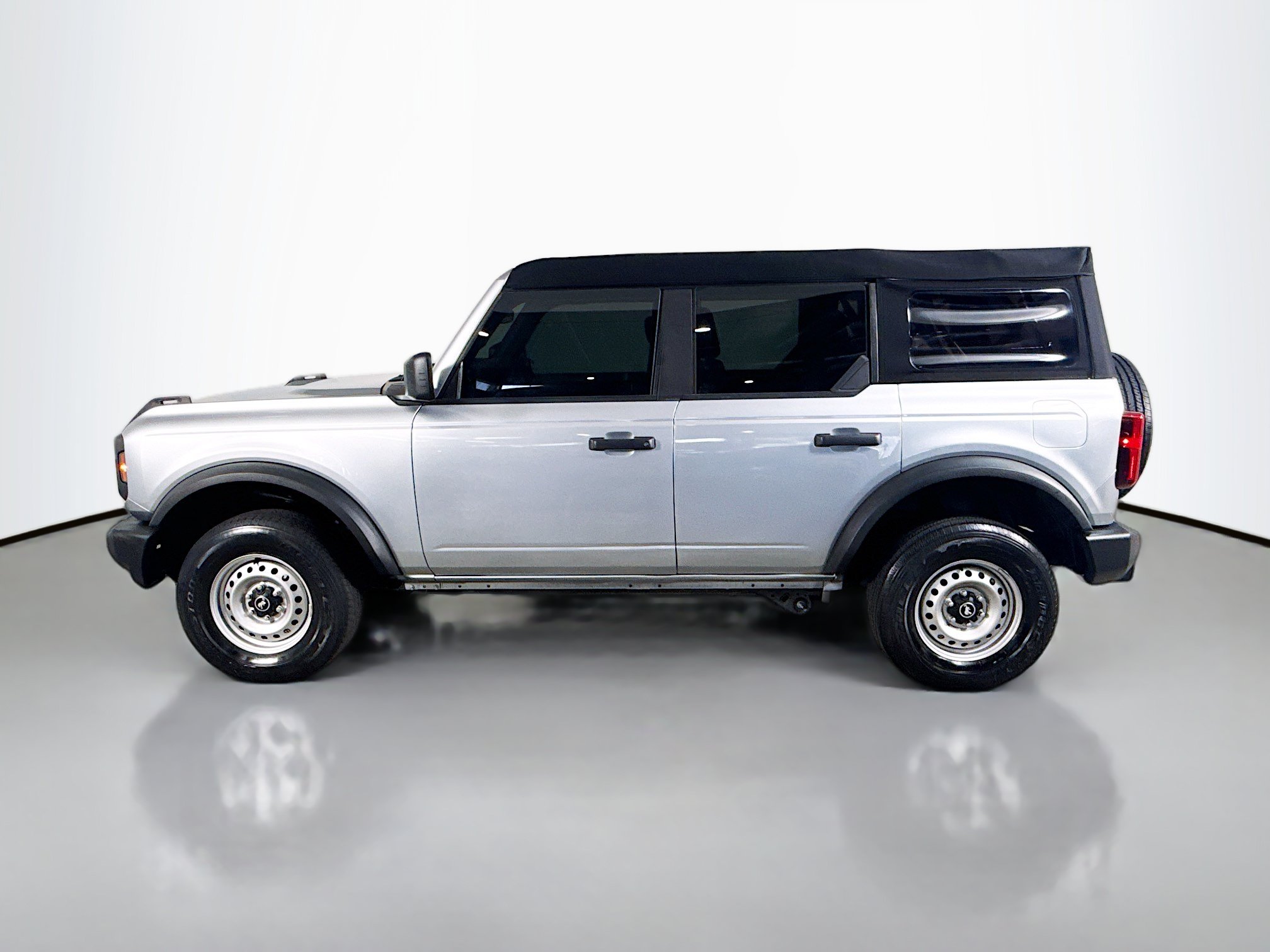 Used 2023 Ford Bronco 4-Door AWD/4WD image 6