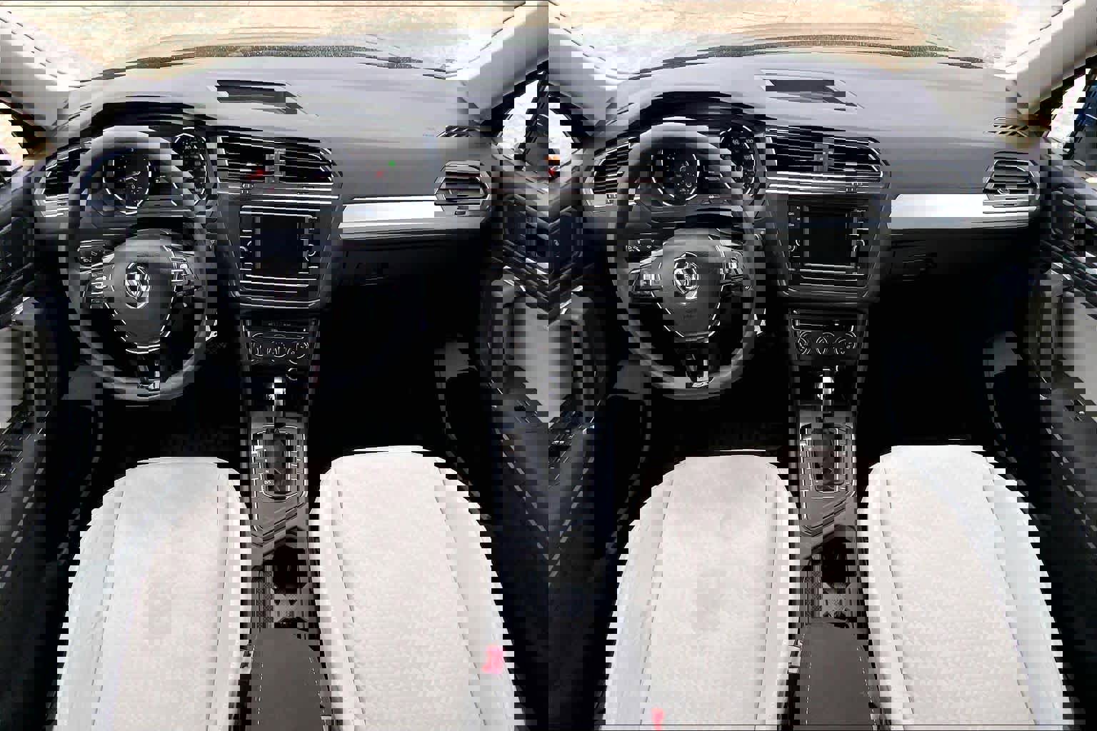 Used 2020 Volkswagen Tiguan S image 15