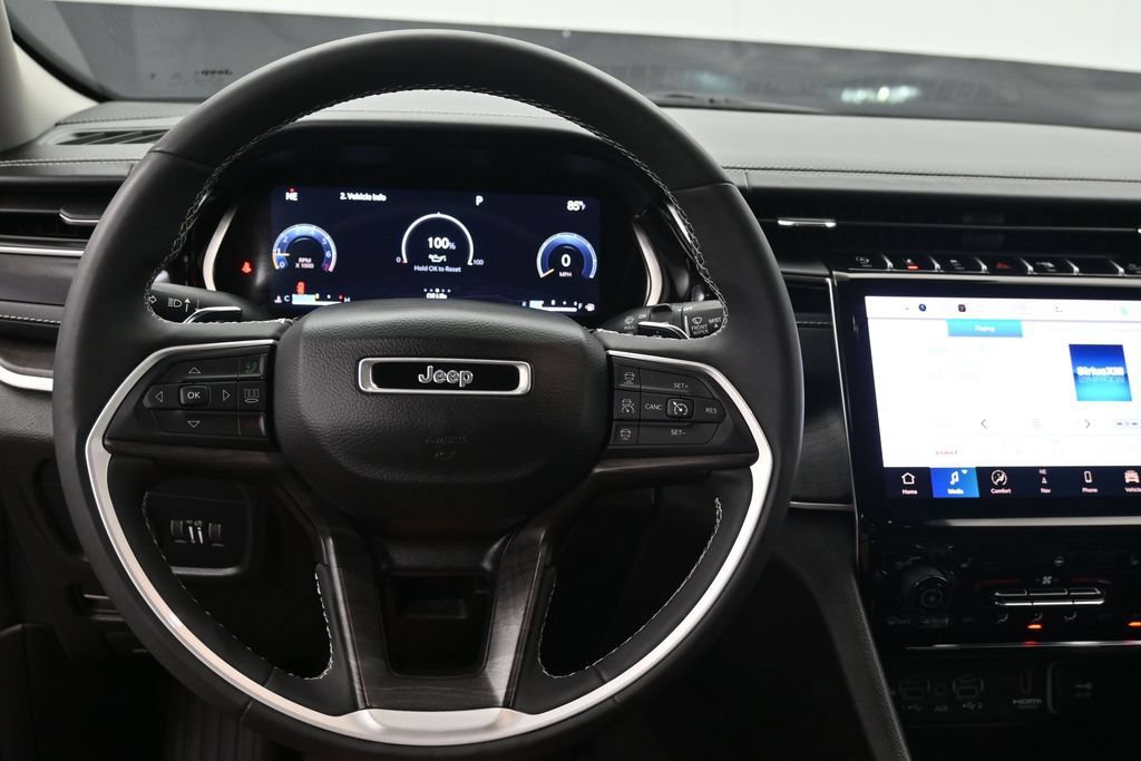 Used 2023 Jeep Grand Cherokee Limited AWD/4WD image 20