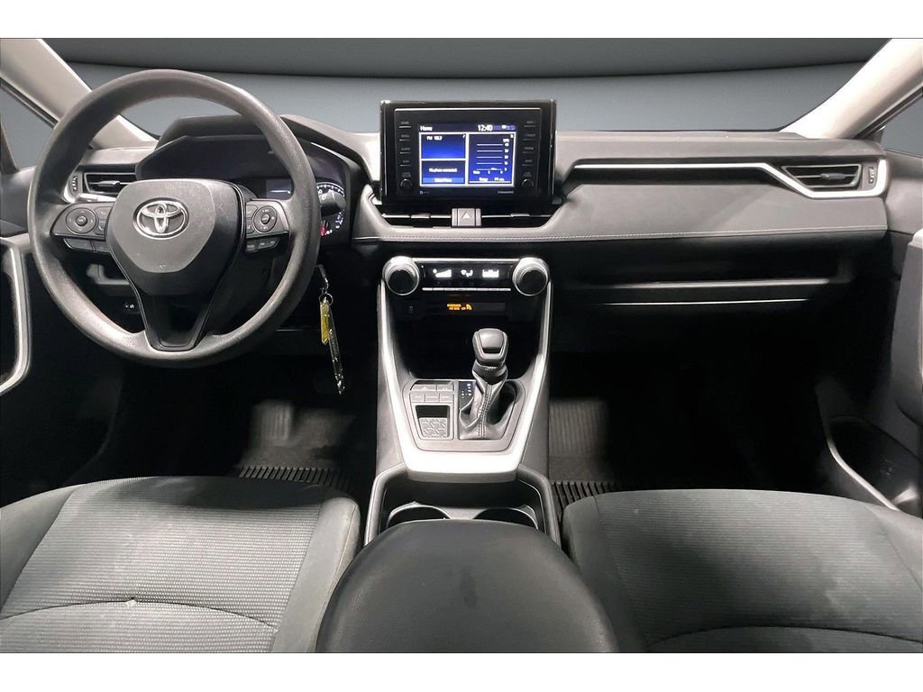 Used 2021 Toyota RAV4 LE image 17