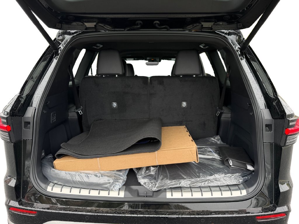New 2026 Lexus TX 500h AWD image 8