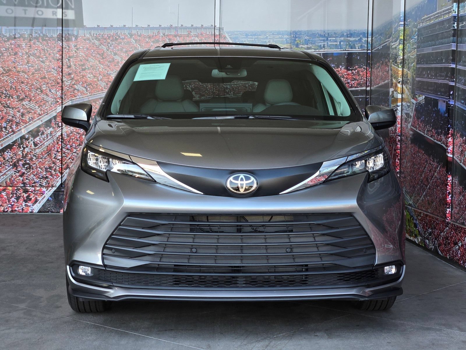 Certified 2026 Toyota Sienna XLE FWD image 3