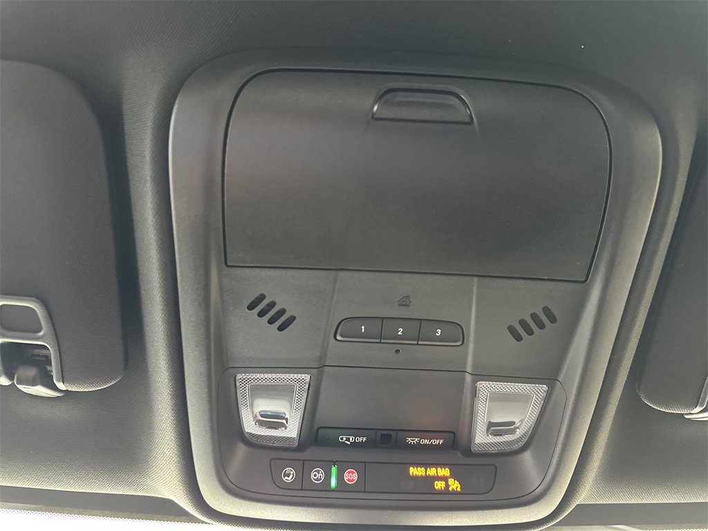 New 2025 Cadillac XT5 Luxury image 25