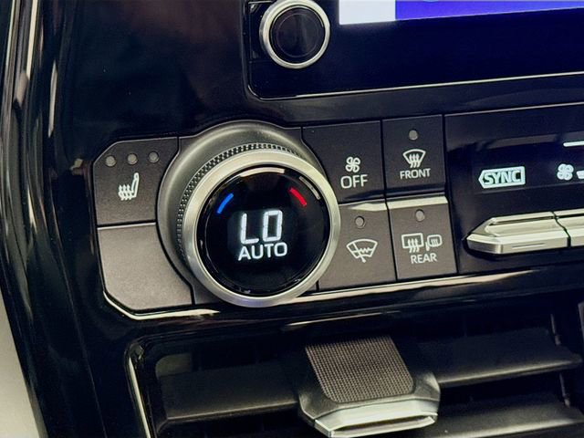 Used 2023 Toyota Highlander XLE AWD/4WD image 20