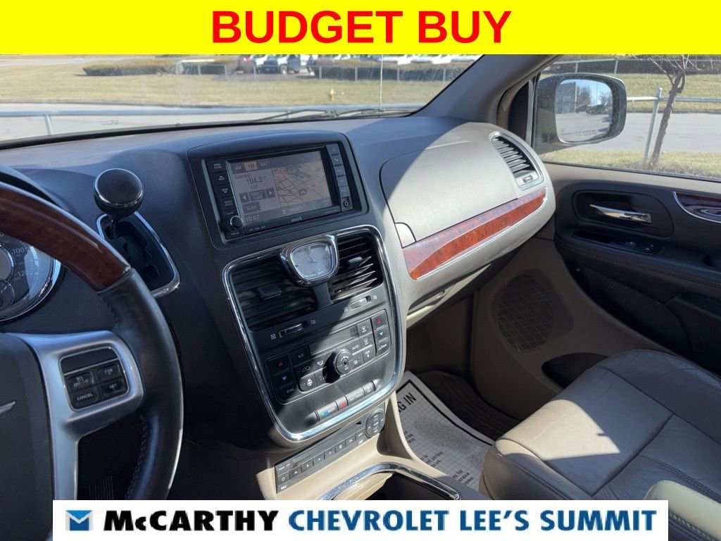 Used 2012 Chrysler Town & Country Limited w/ Luxury Group image 22