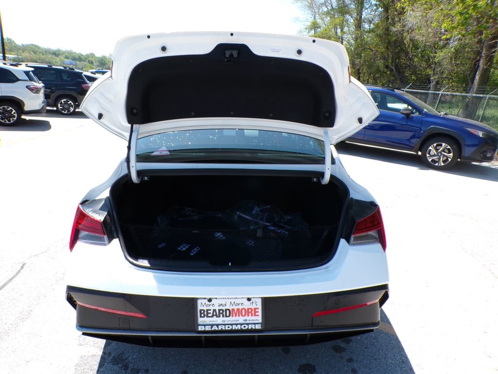 New 2026 Hyundai Elantra Sport FWD image 19