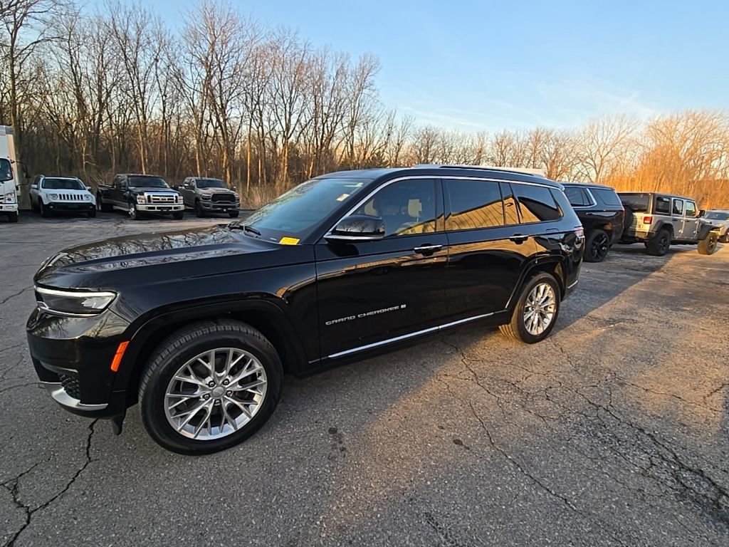 Used 2021 Jeep Grand Cherokee L Summit w/ Advanced Protech Group IV image 2