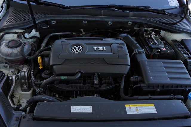 Used 2021 Volkswagen GTI SE image 30