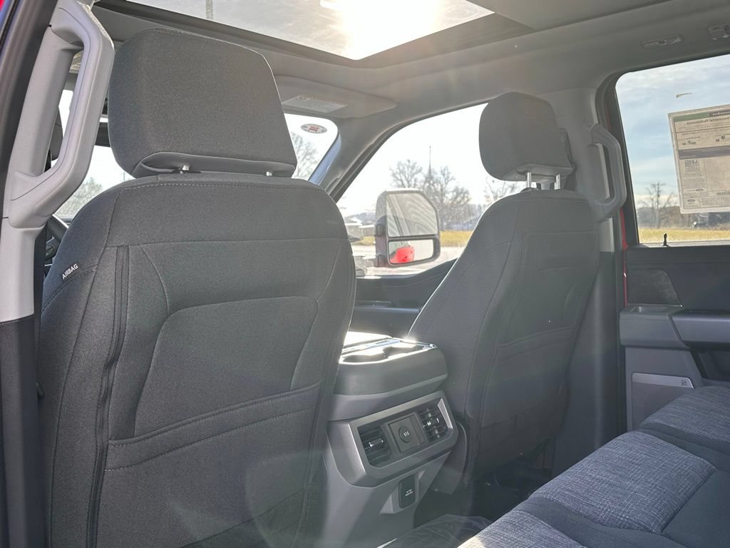 New 2026 Ford F250 XLT w/ XLT Premium Package AWD/4WD image 15